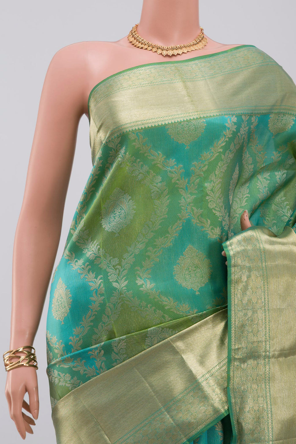 Border image of Green Kanjivaram Silk Saree with Zari Brocade on the body and Zari Border. 