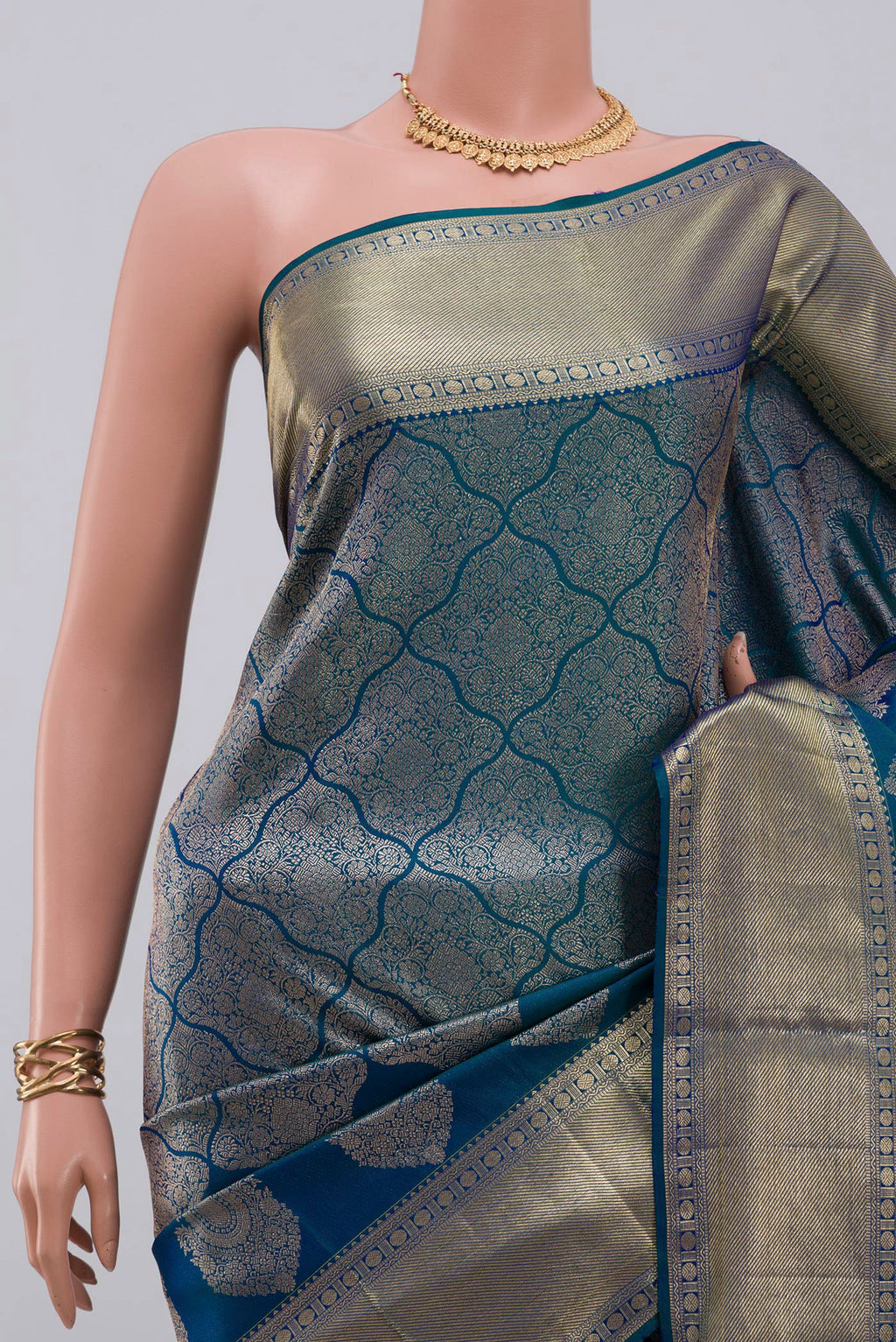 Border image of Blue Kanjivaram Silk Saree with Zari Brocade on the body and Zari Border. 