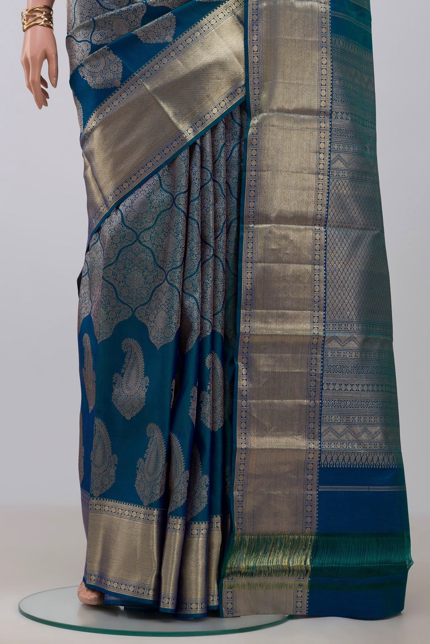 Pleats and pallu of Blue Kanjivaram Silk Saree with Zari Brocade on the body and Zari Border. 