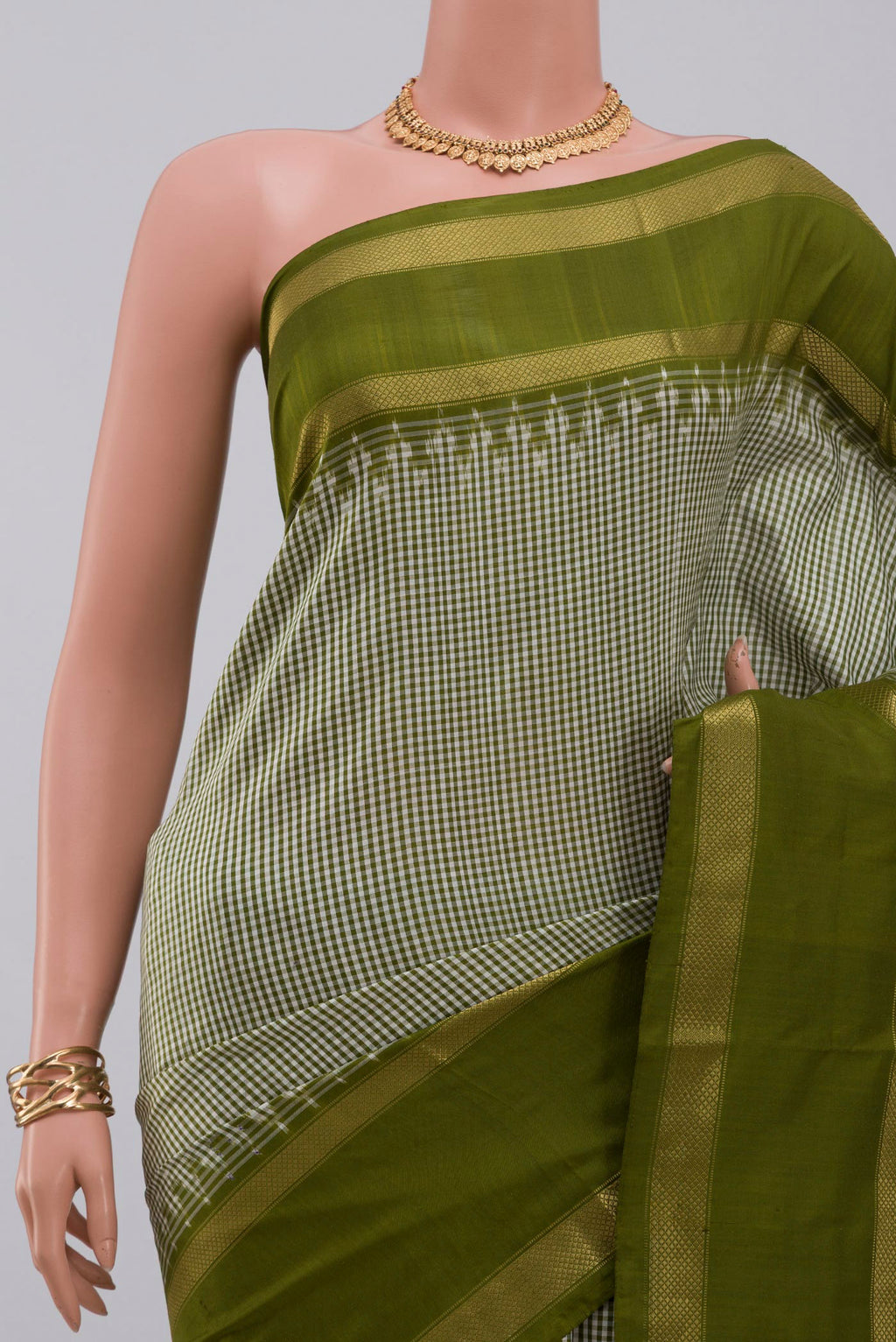 Border image of Multi Color Pochampally Silk Saree with Checked design on the body and Thin Zari Line. 
