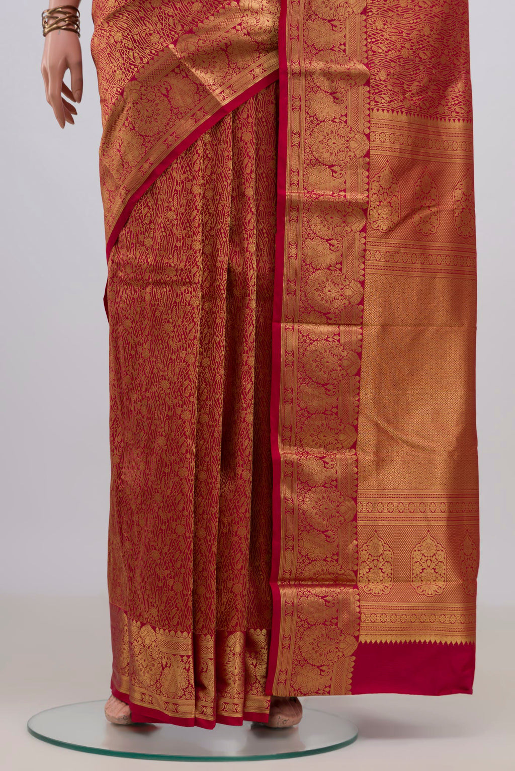 Pleats and pallu of Pure Silk Red Kanjivaram Saree with Zari Brocade on the body and Zari Border. 