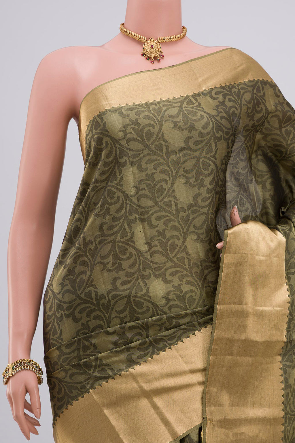 Border image of Green Soft Silk Saree with Jacquard design on the body and Zari Border. 