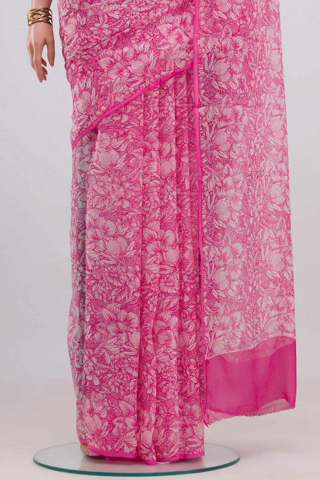 Pleats and pallu of Pink Mysore Chiffon Saree with Printed design on the body and Without Border. 