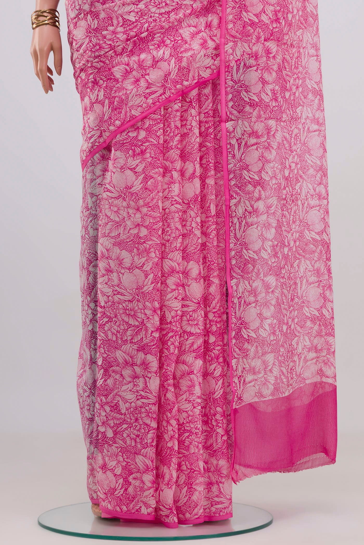 Pleats and pallu of Pink Mysore Chiffon Saree with Printed design on the body and Without Border. 