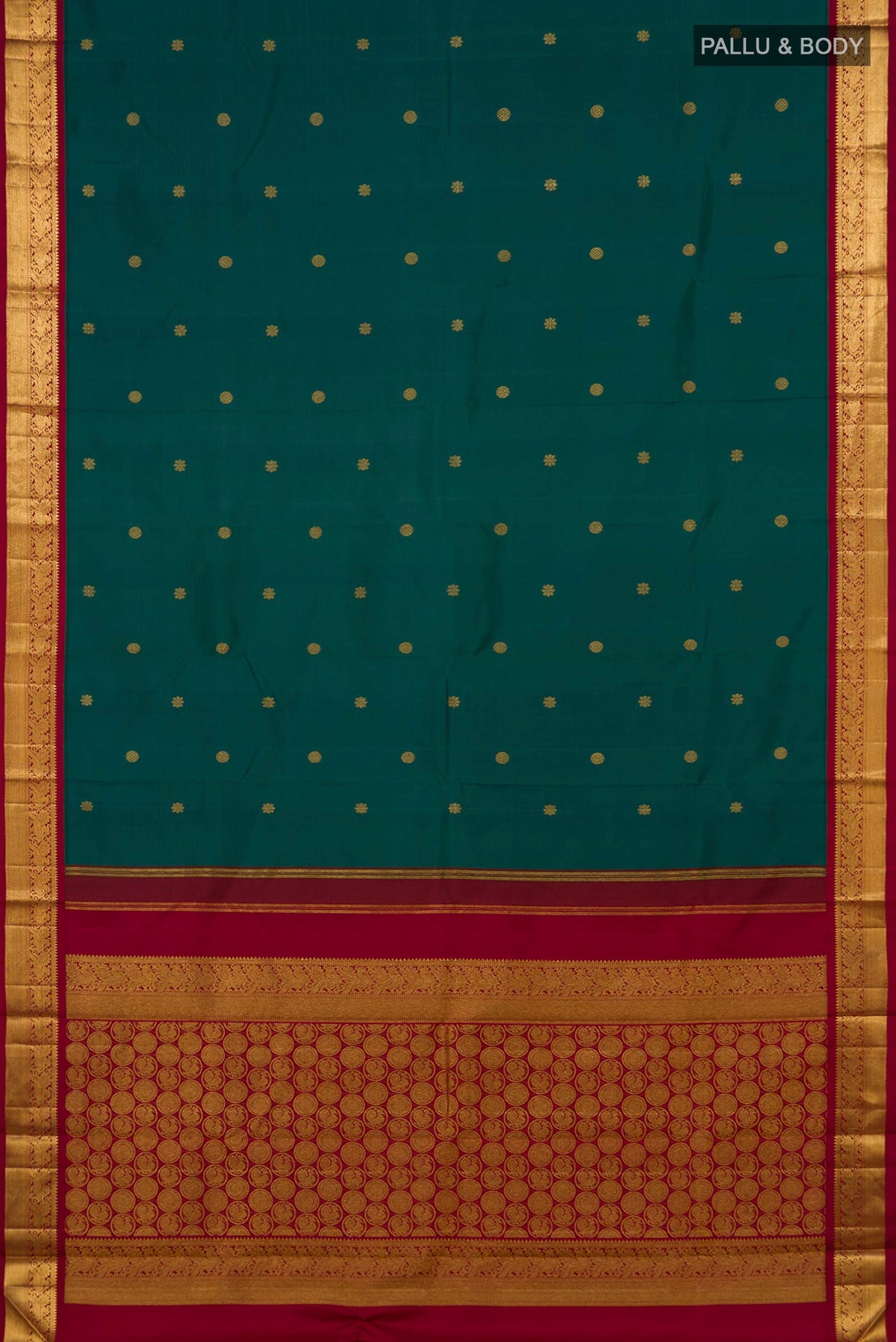 Flat view of Pure Silk Green Kanchipuram Saree with Zari Butta on the body and Zari Border. 