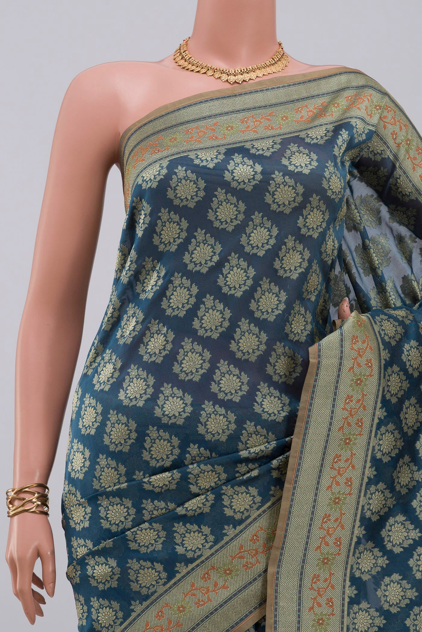 Border image of Blue Banarasi Saree with Fancy on the body and Fancy Border. 