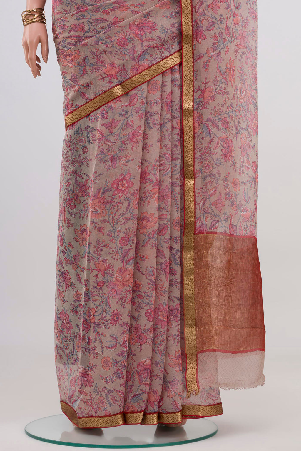 Pleats and pallu of Lavender Mysore Chiffon Saree with Printed design on the body and Zari Border. 