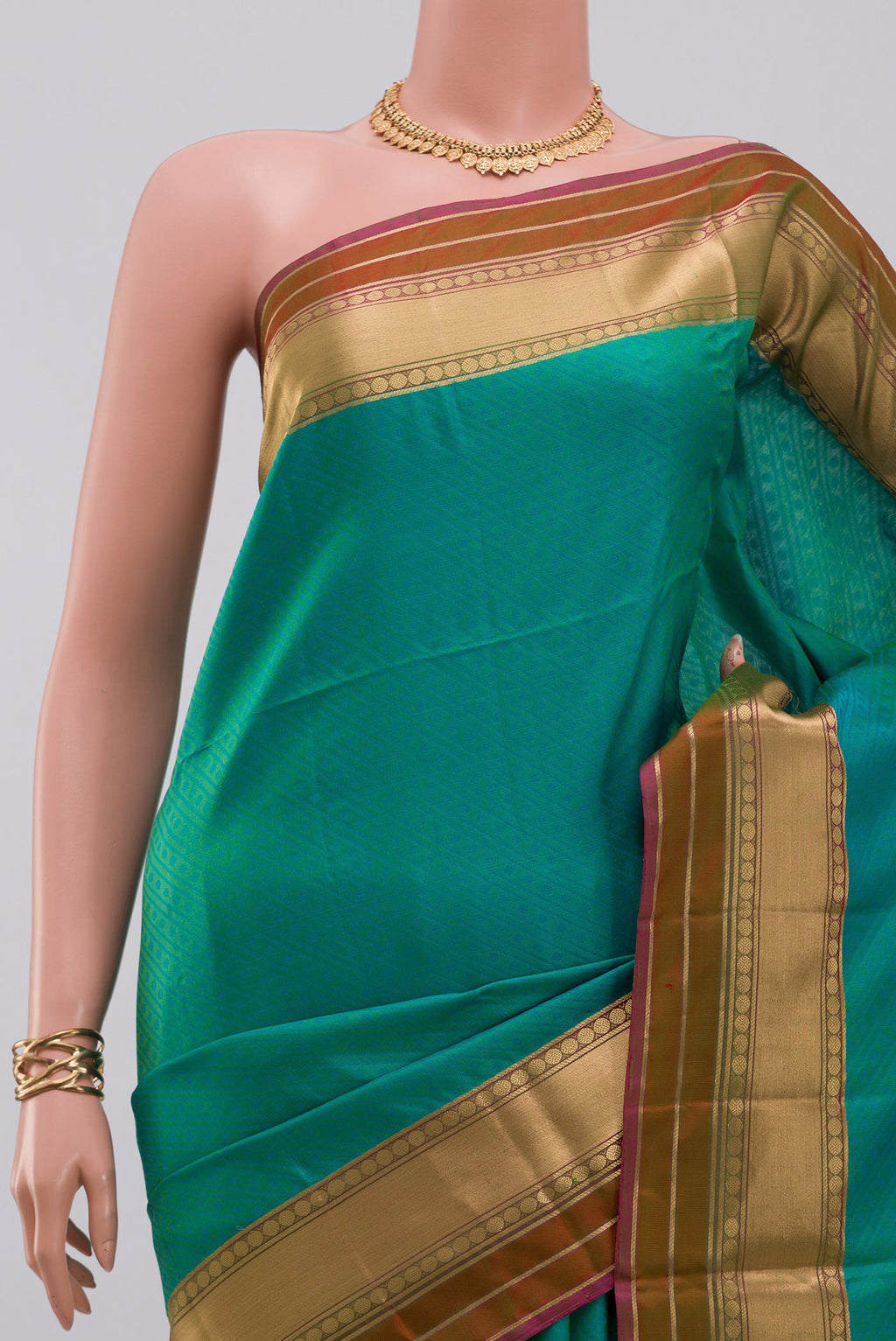 Border image of Green Soft Silk Saree with Jacquard design on the body and Zari Border. 