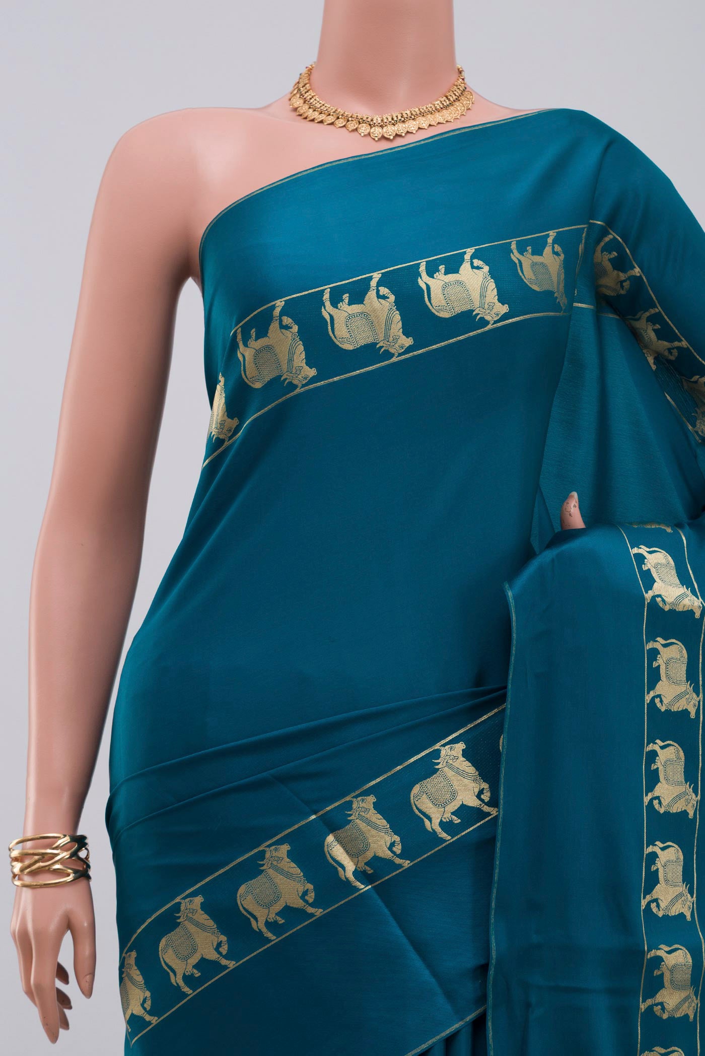 Border image of Blue Crepe Saree with Plain Body and Zari Border. 