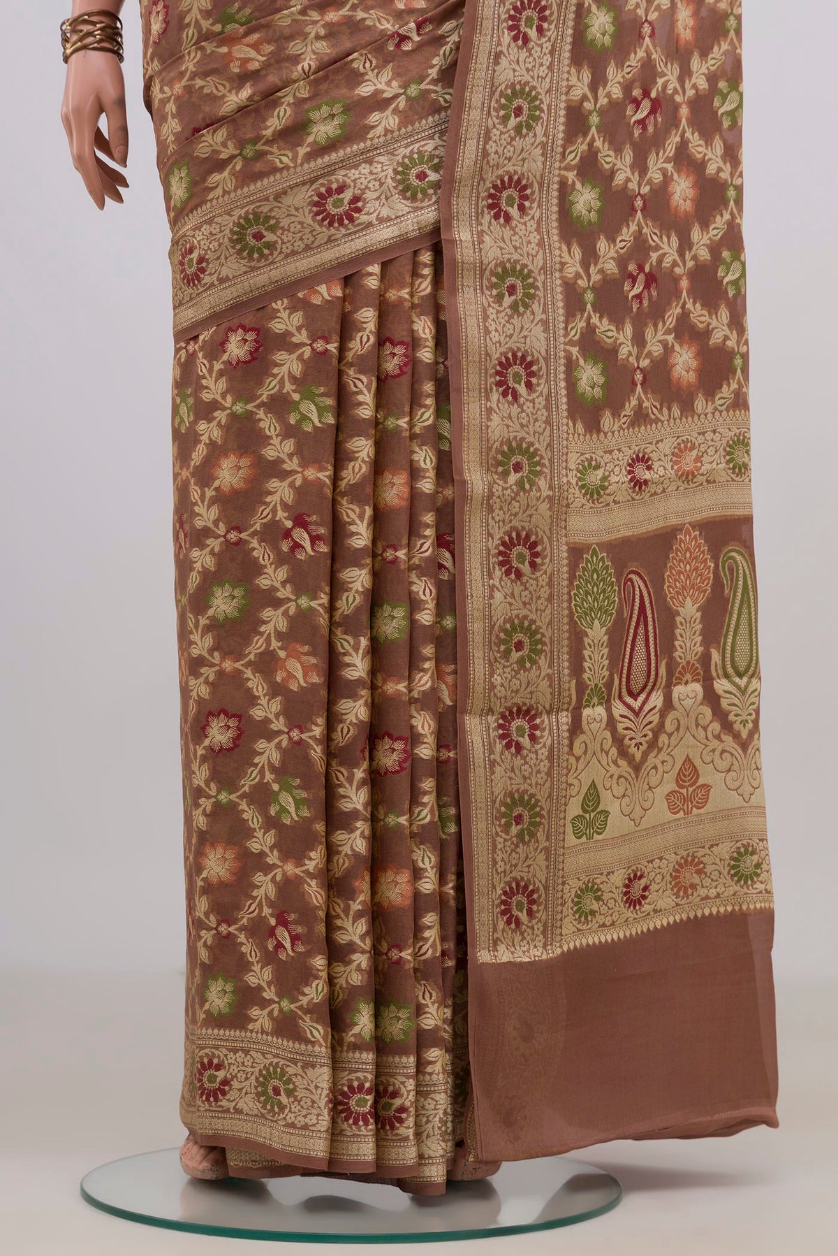 Pleats and pallu of Brown Banarasi Georgette Saree with Thread Brocade on the body and Thread Border. 
