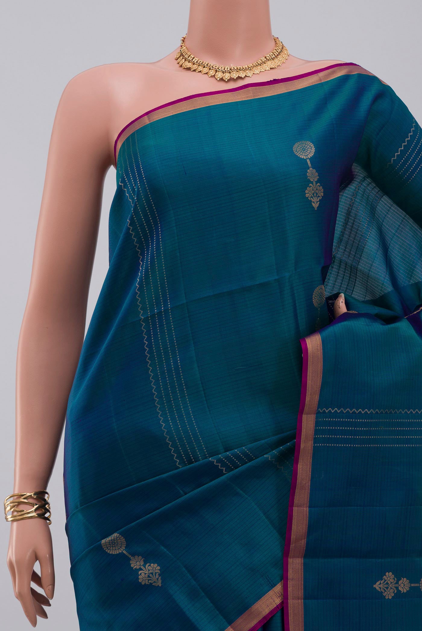 Border image of Blue Soft Silk Saree with Fancy on the body and Thin Zari Line. 