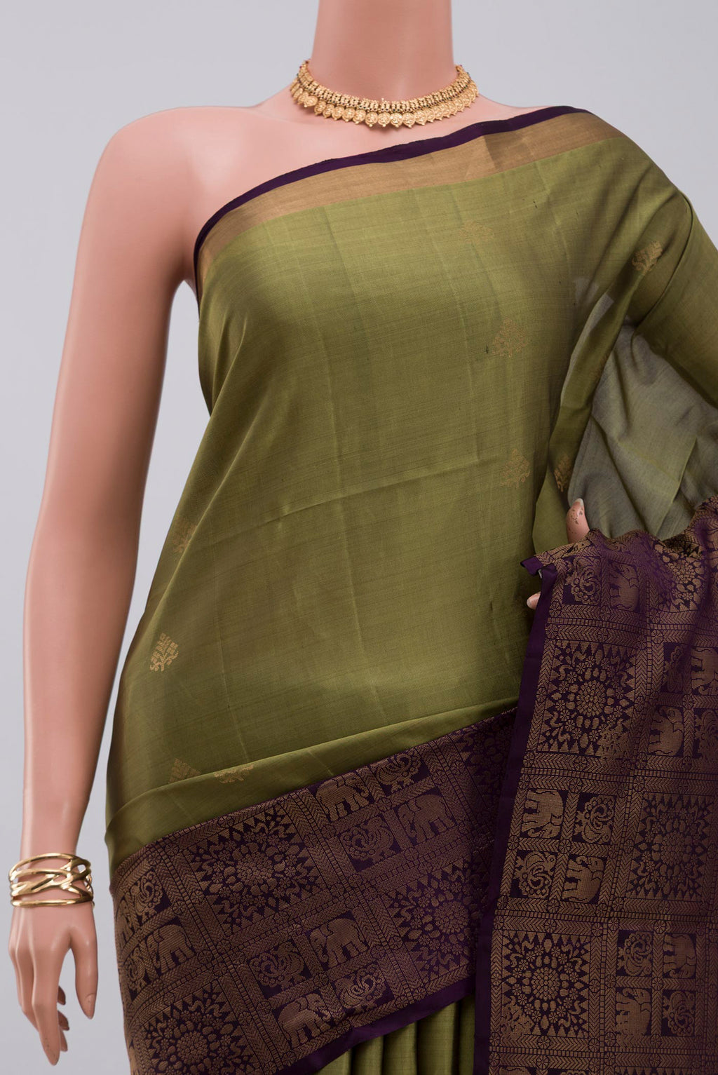 Border image of Mehandi Green Soft Silk Saree with Zari Butta on the body and Fancy Border. 