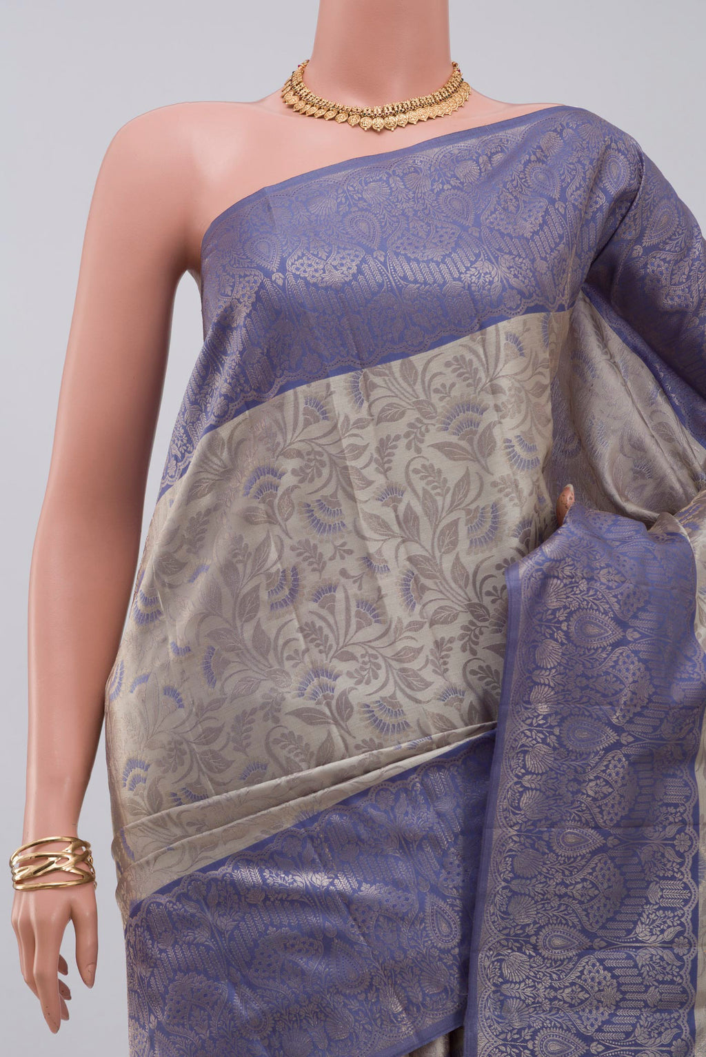 Border image of Grey Kanchipuram Saree with Zari Brocade on the body and Fancy Border. 