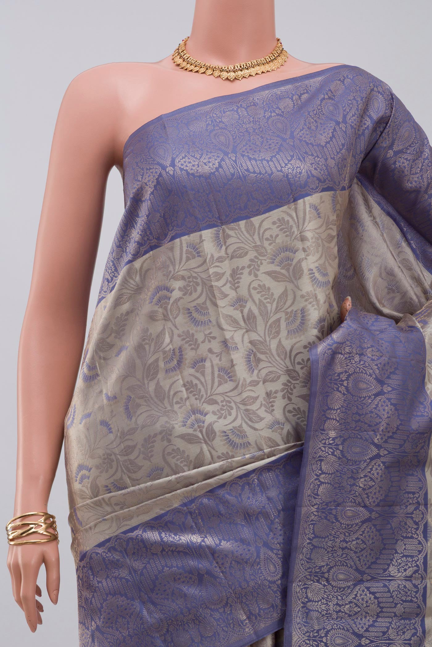 Border image of Grey Kanchipuram Saree with Zari Brocade on the body and Fancy Border. 