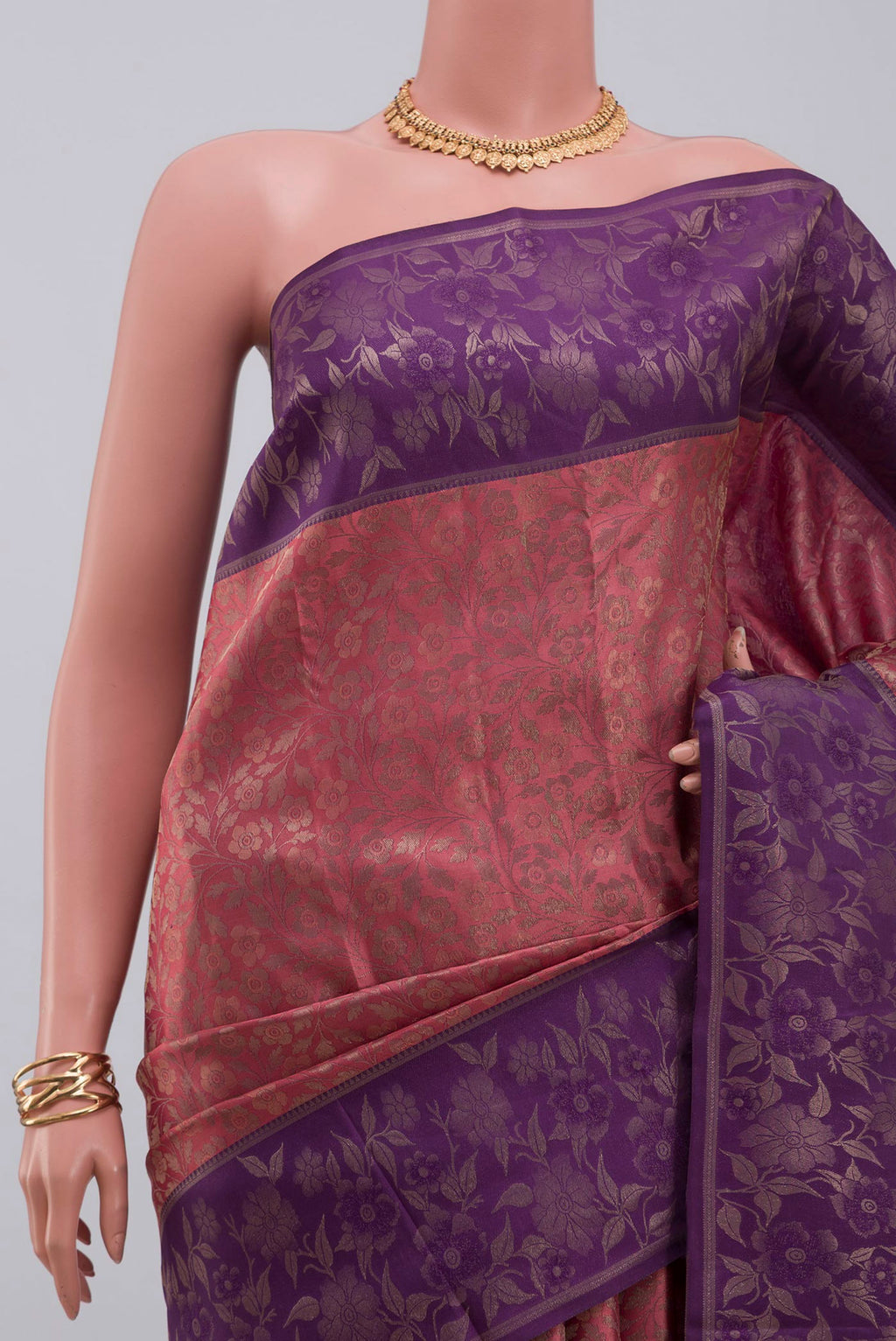 Border image of Pink Kanchipuram Silk Saree with Zari Brocade on the body and Fancy Border. 