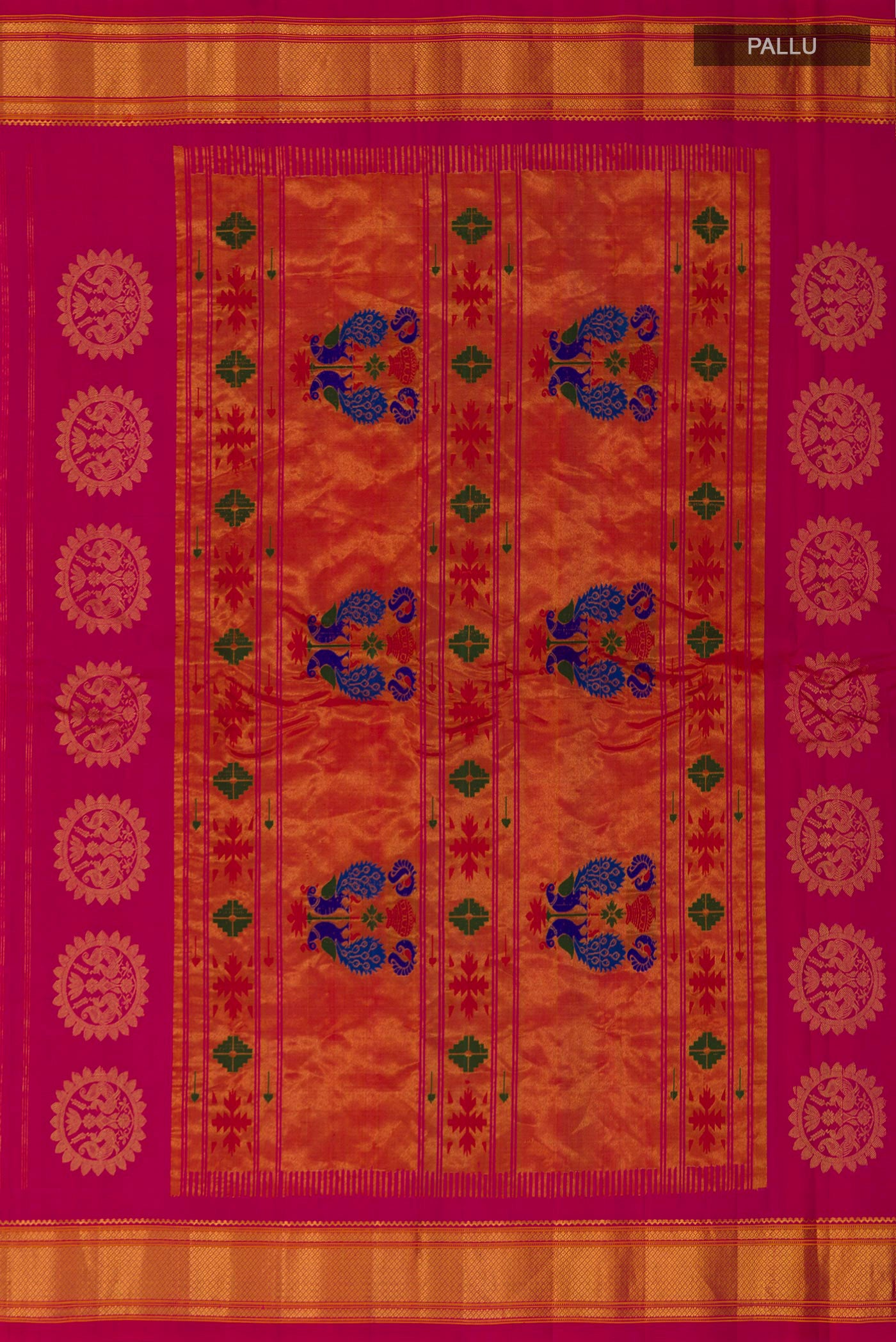 Close up image of the pallu of Pink Gadwal Silk Saree with Zari Butta on the body and Zari Border. 