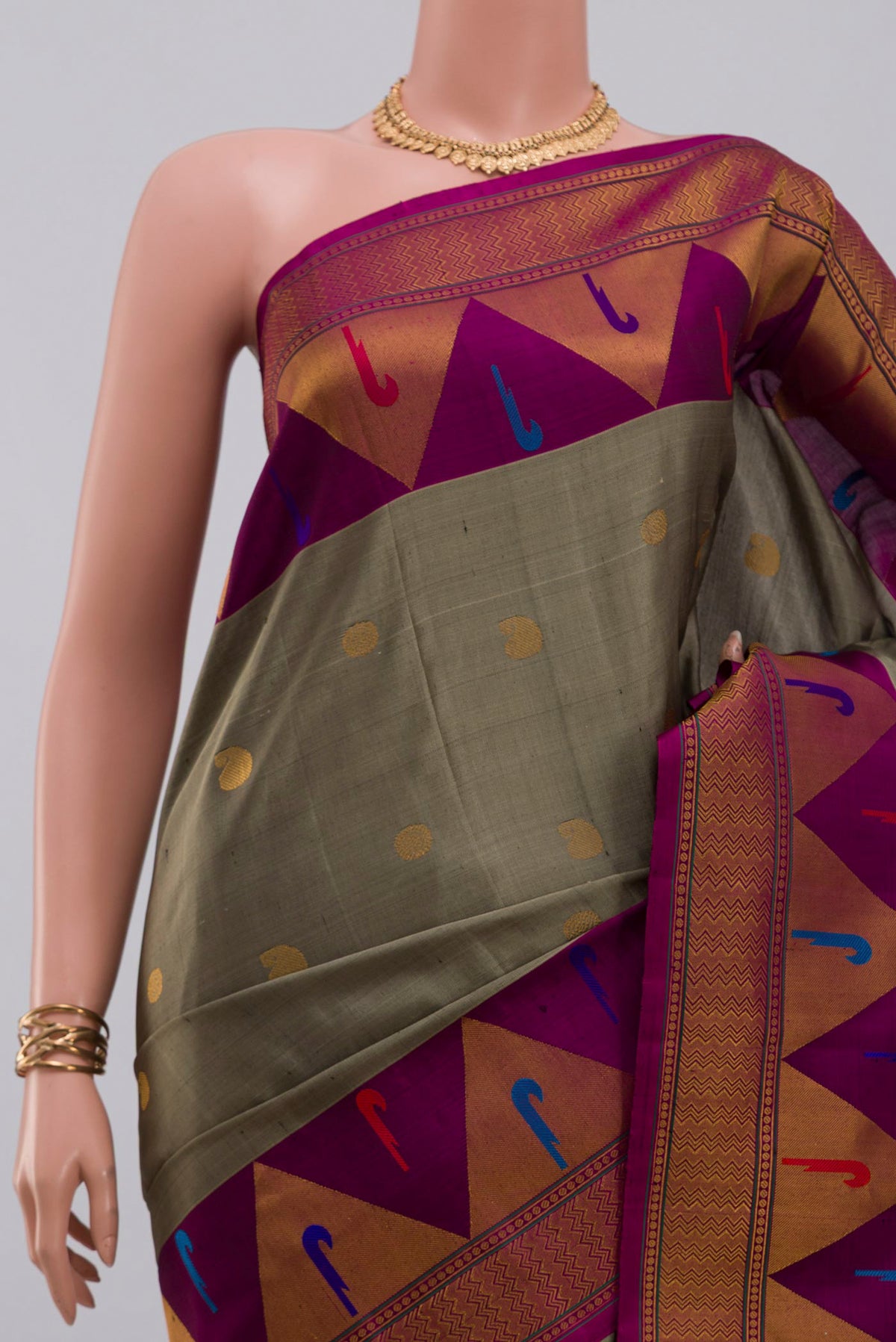 Border image of Grey Gadwal Silk Saree with Zari Butta on the body and Fancy Border. 