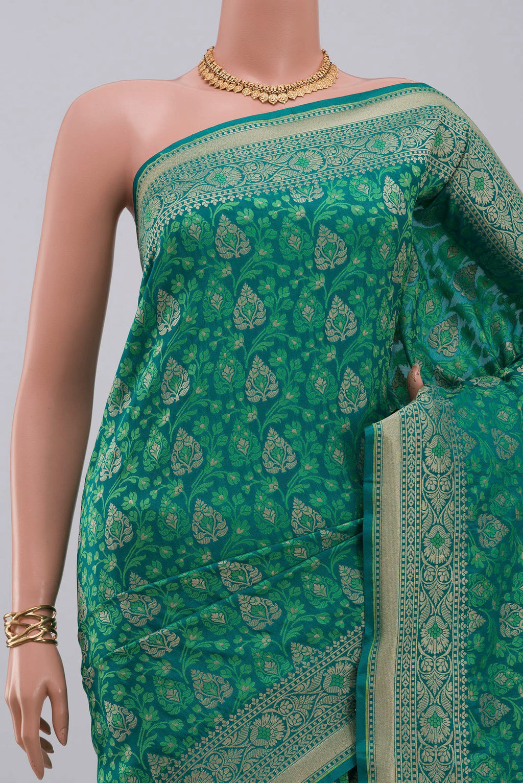 Border image of Green Banarasi Saree with Fancy on the body and Fancy Border. 