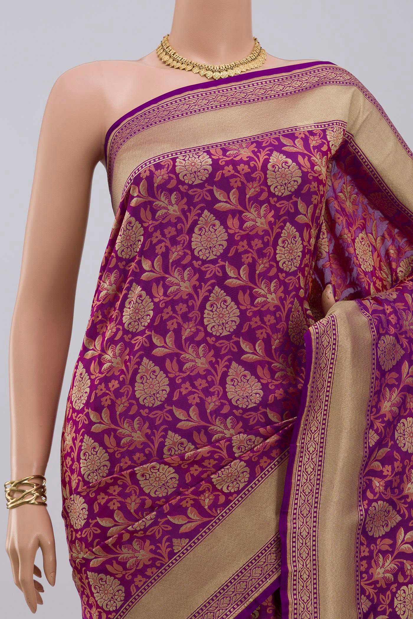 Border image of Purple Banarasi Saree with Fancy on the body and Fancy Border. 