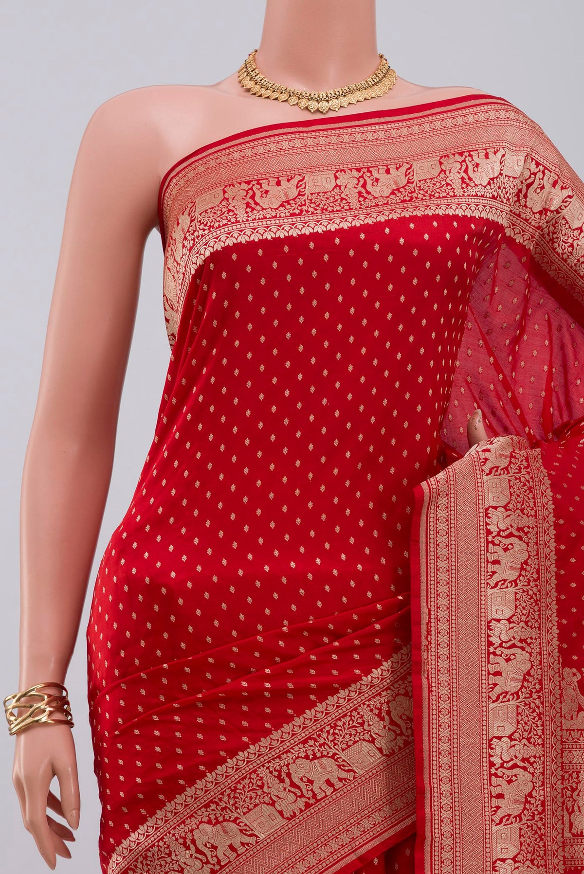 Border image of Red Banarasi Saree with Zari Butta on the body and Fancy Border. 