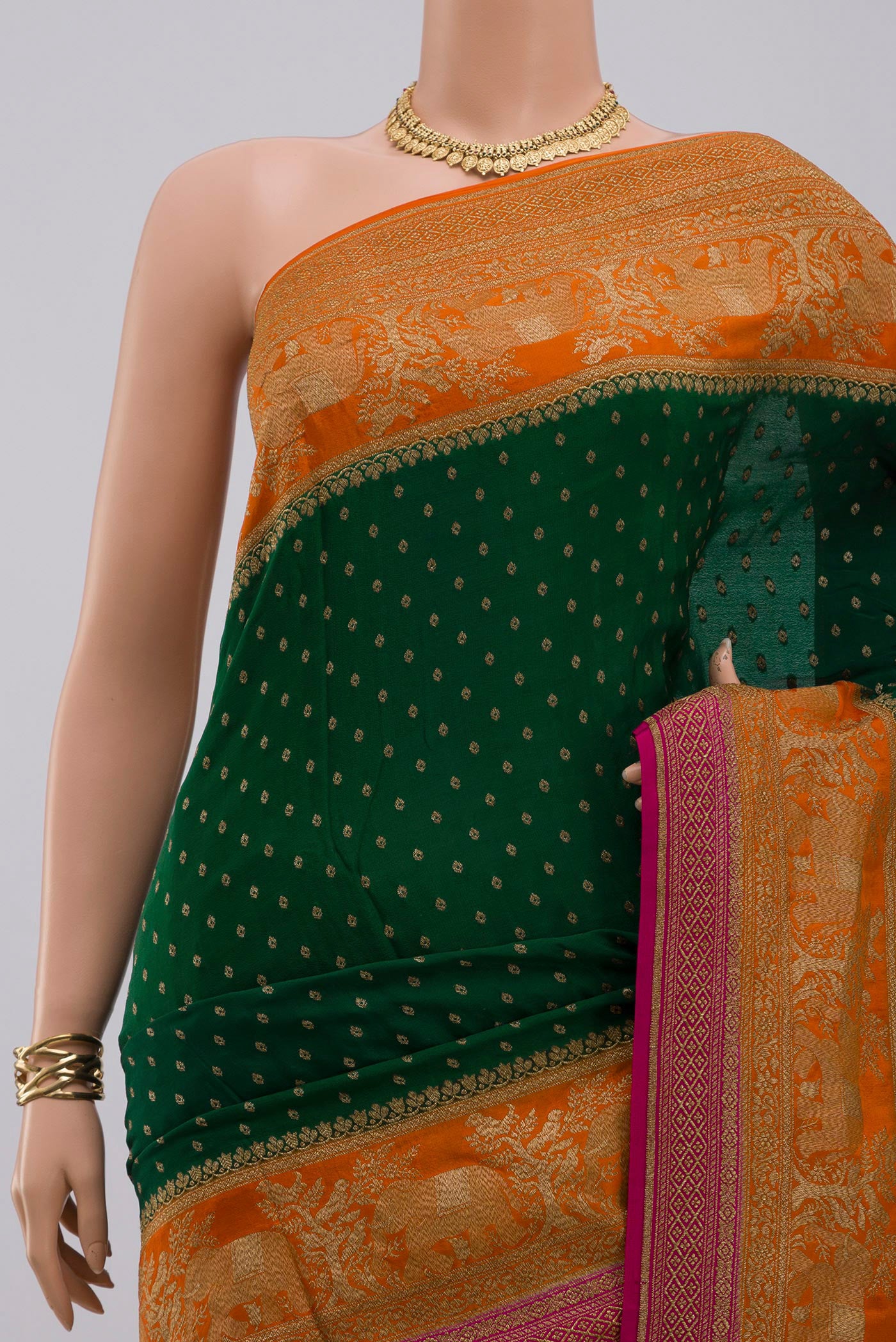 Border image of Green Georgette Saree with Fancy on the body and Fancy Border. 