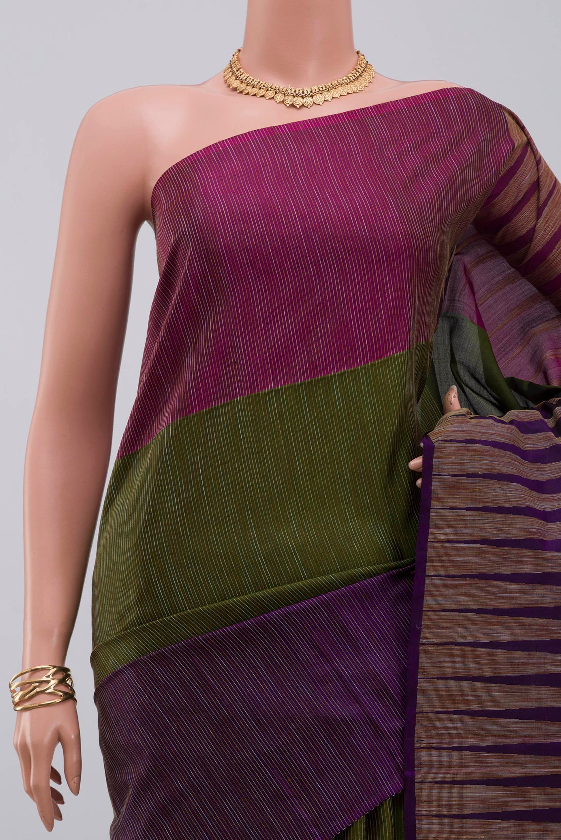 Border image of Green Soft Silk Saree with Plain Body and Ganga Jamuna Border. 