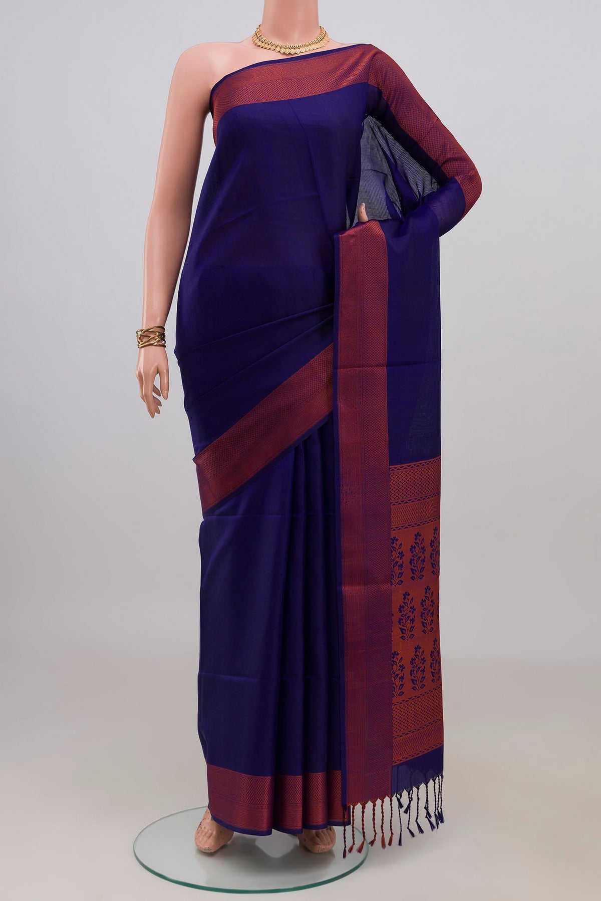 Pure Silk Blue Soft Saree with Plain Body and Thread Border.  displayed on a mannequin