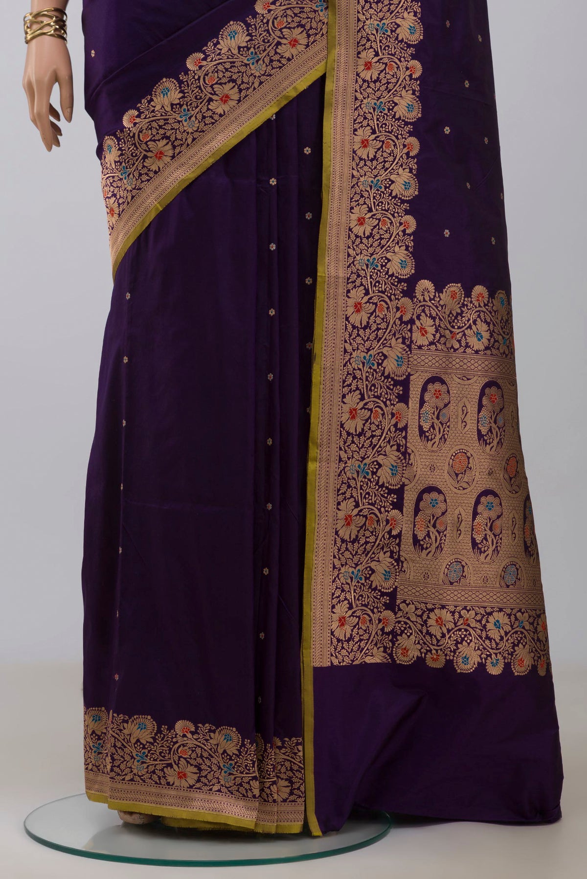 Pleats and pallu of Navy Blue Banarasi Katan Silk Saree with Zari Butta on the body and Zari Border. 