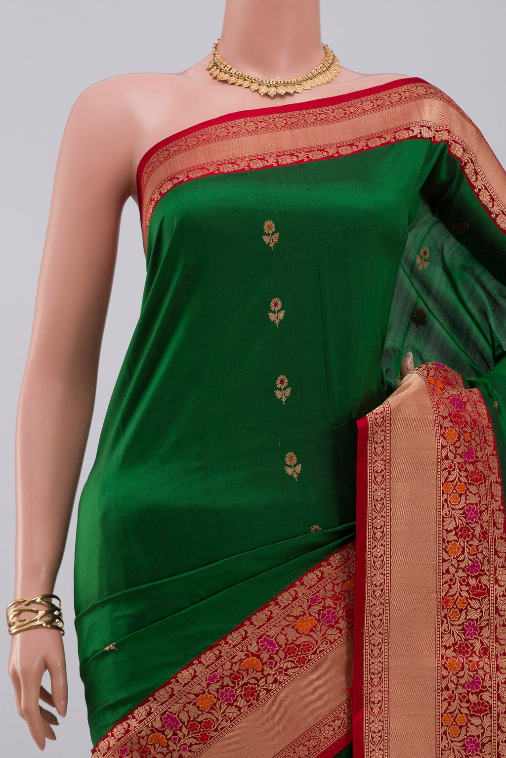 Border image of Green Banarasi Katan Silk Saree with Zari Butta on the body and Zari Border. 