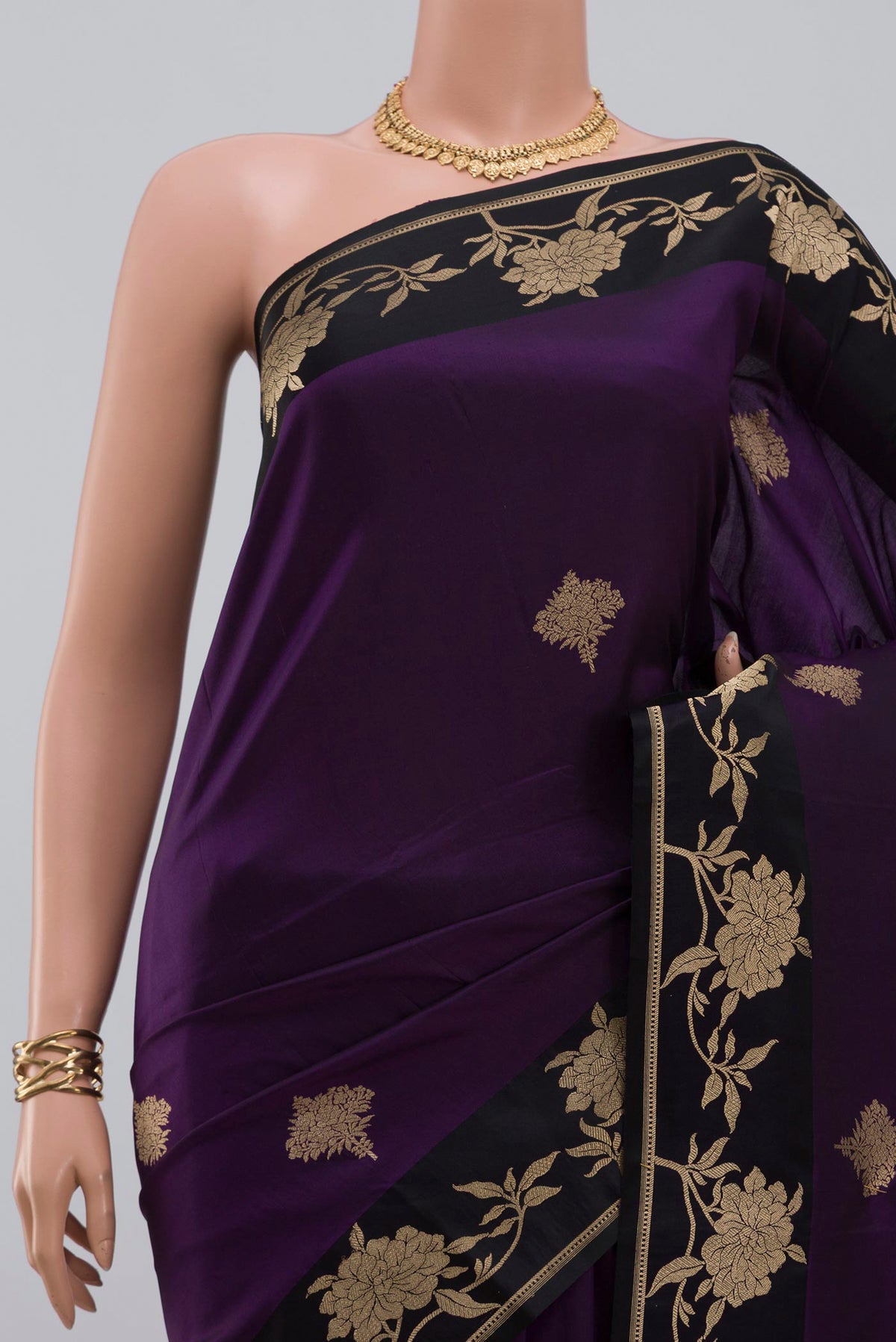 Border image of Purple Banarasi Katan Silk Saree with Zari Butta on the body and Fancy Border. 