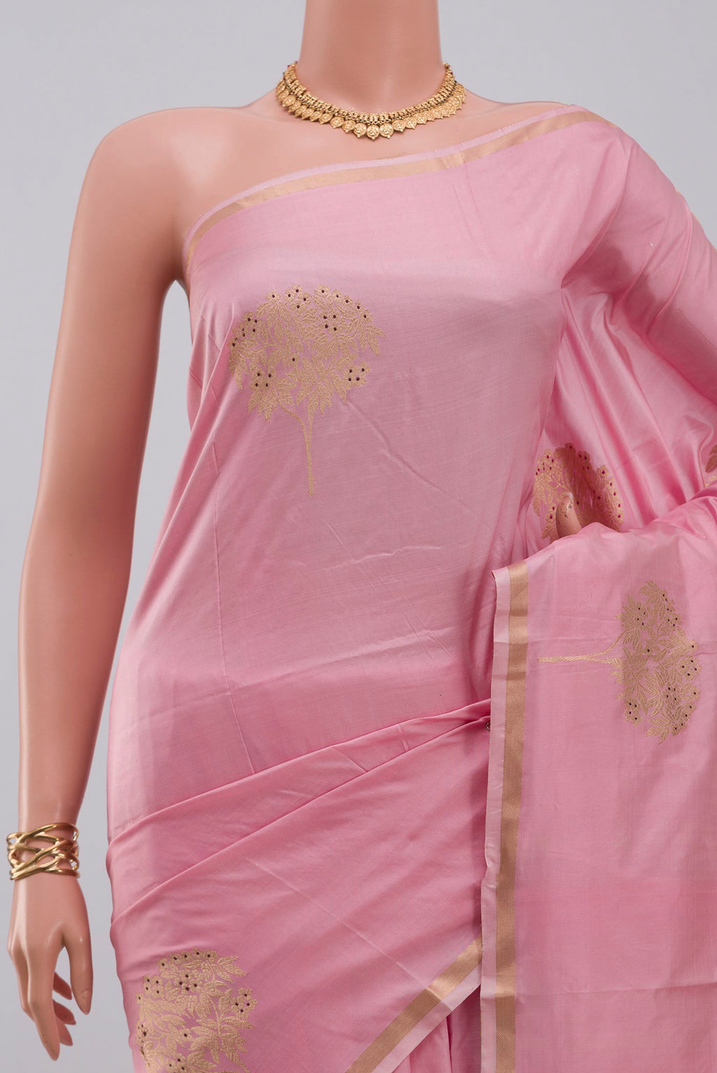 Border image of Pink Banarasi Katan Silk Saree with Zari Butta on the body and Thin Zari Line. 