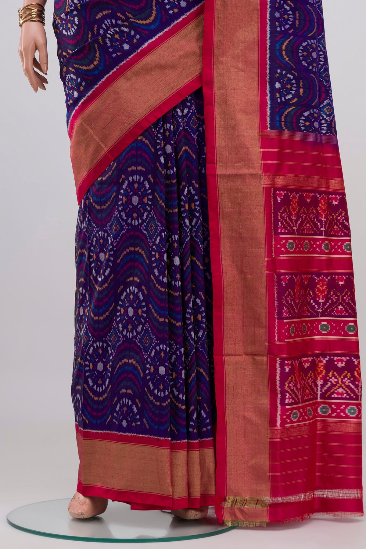 Pleats and pallu of Dark Blue Pochampally Silk Saree with Ikat design on the body and Zari Border. 