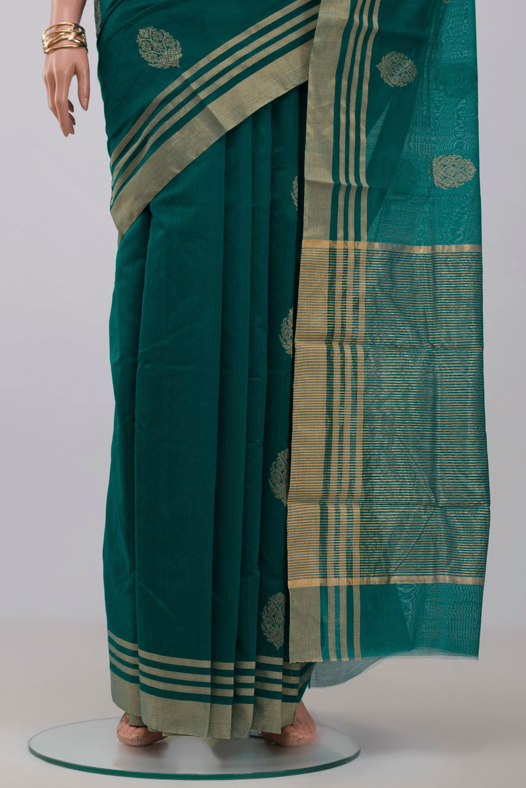 Pleats and pallu of Blue Chanderi Silk Cotton Saree with Zari Butta on the body and Zari Border. 