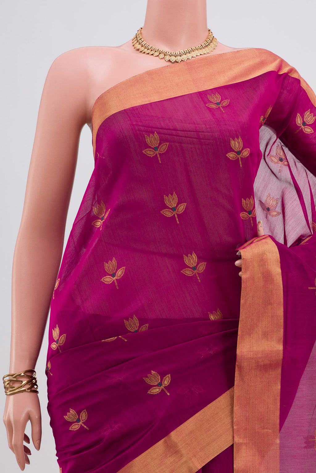 Border image of Pink Chanderi Silk Cotton Saree with Zari Butta on the body and Zari Border. 