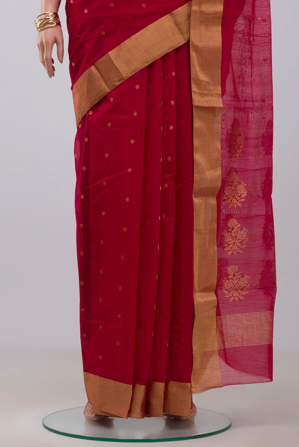 Pleats and pallu of Pink Chanderi Silk Cotton Saree with Zari Butta on the body and Zari Border. 
