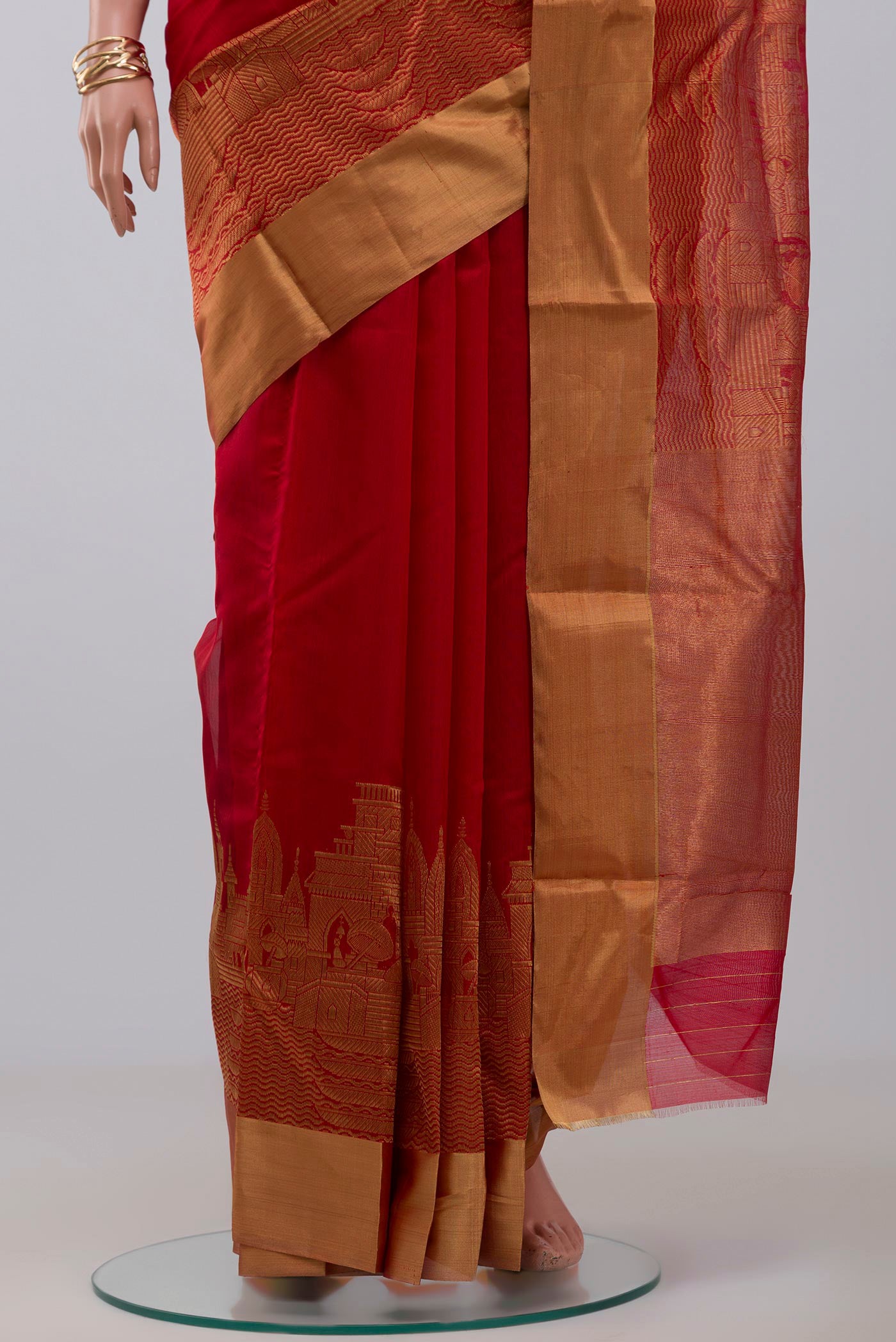 Pleats and pallu of Red Chanderi Silk Cotton Saree with Plain Body and Zari Border. 