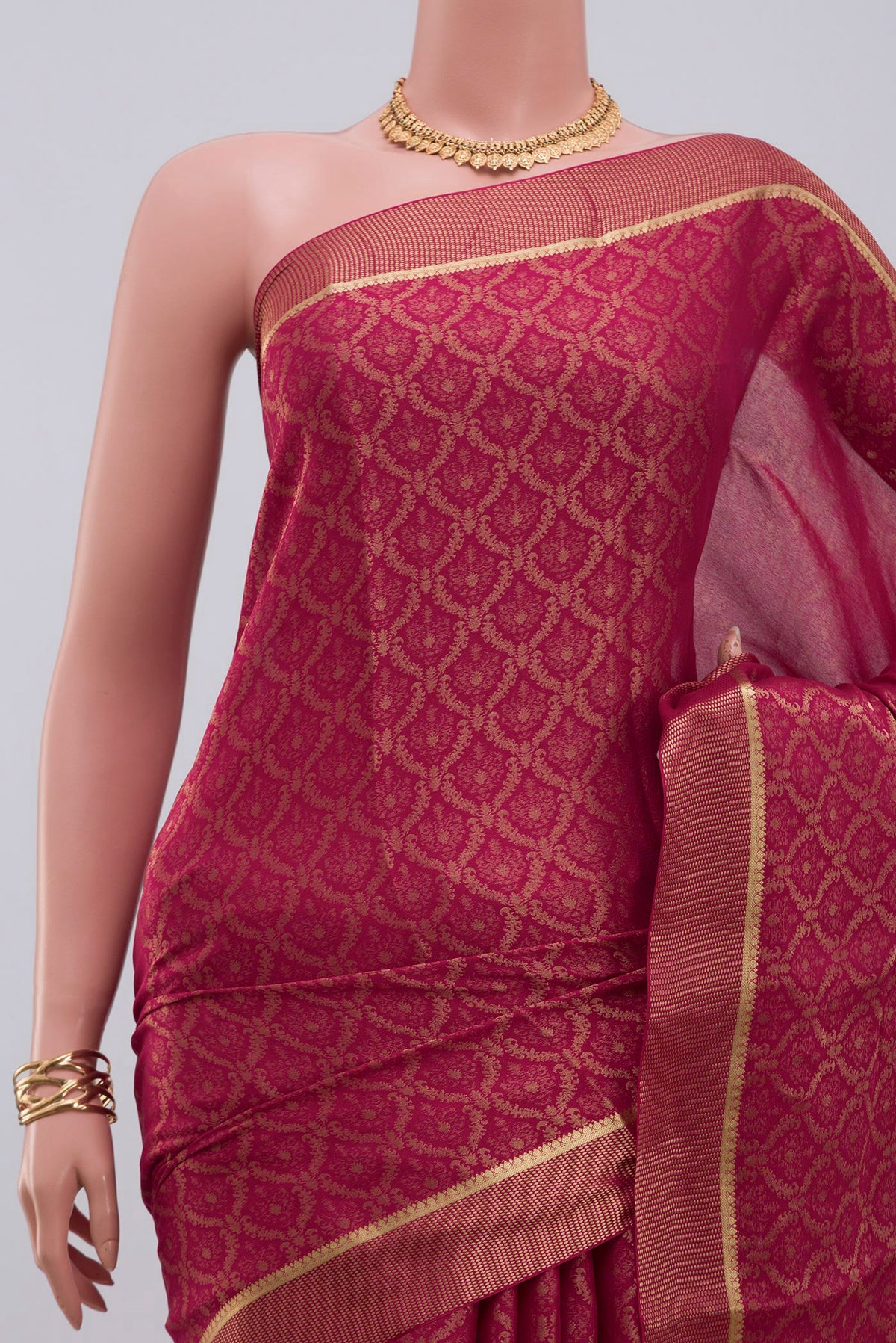 Border image of Pink Georgette Saree with Fancy on the body and Fancy Border. 