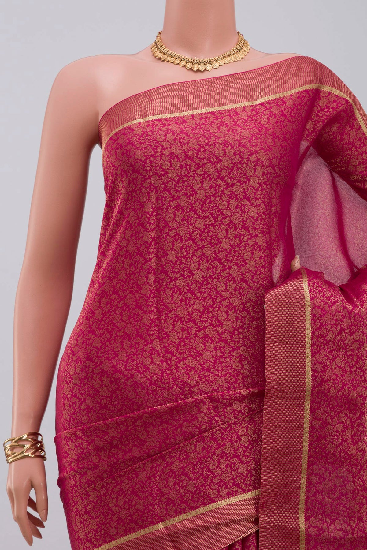 Border image of Pink Georgette Saree with Fancy on the body and Fancy Border. 