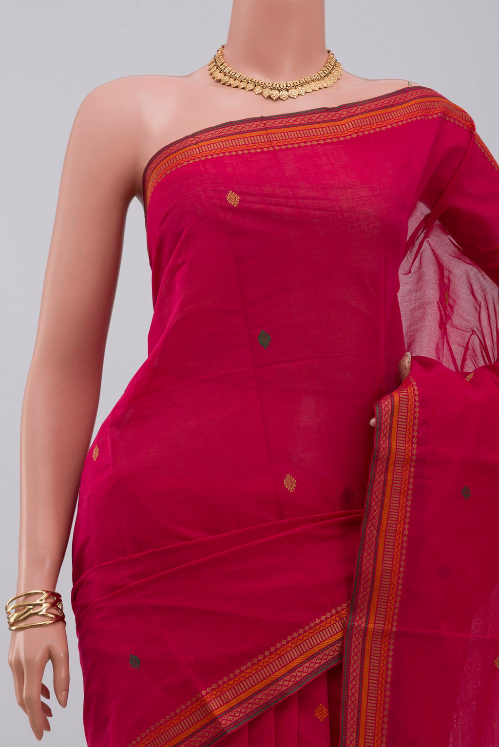 Border image of Pink Kanchi Cotton Saree with Thread Butta on the body and Thread Border. 