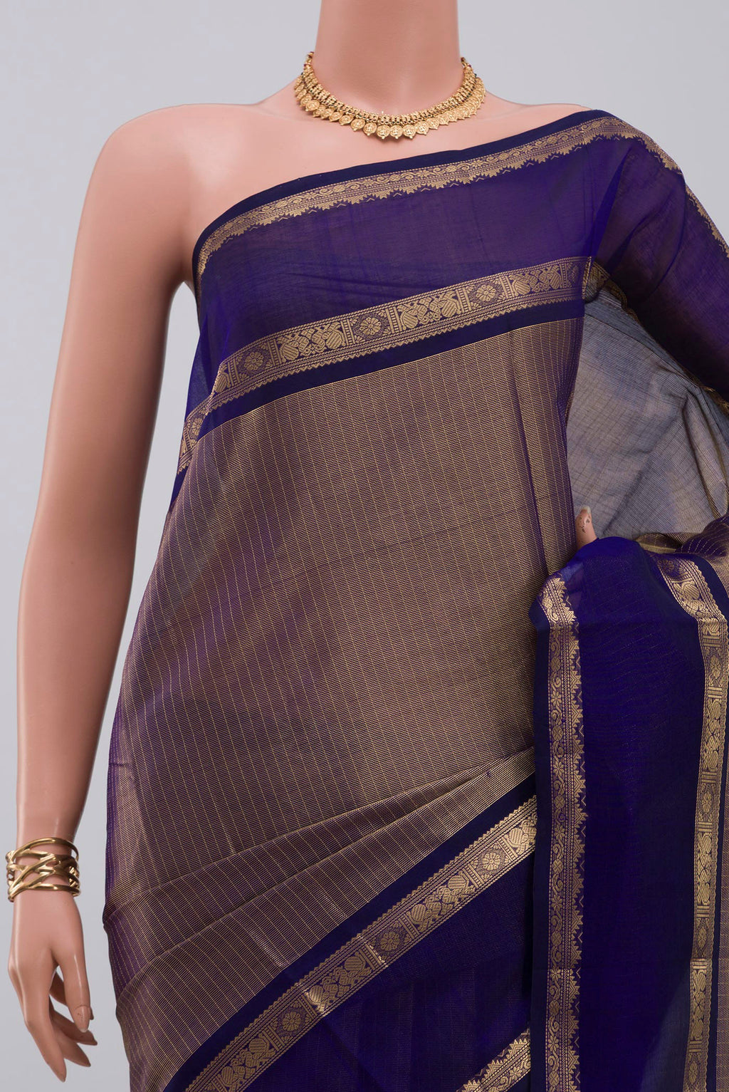 Border image of Blue Silk Cotton Saree with Zari Brocade on the body and Zari Border. 