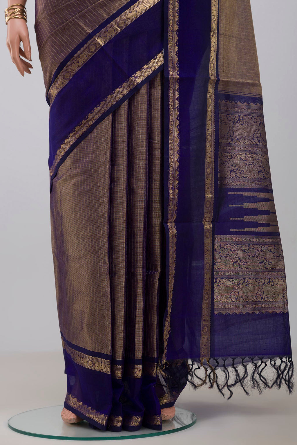 Pleats and pallu of Blue Silk Cotton Saree with Zari Brocade on the body and Zari Border. 