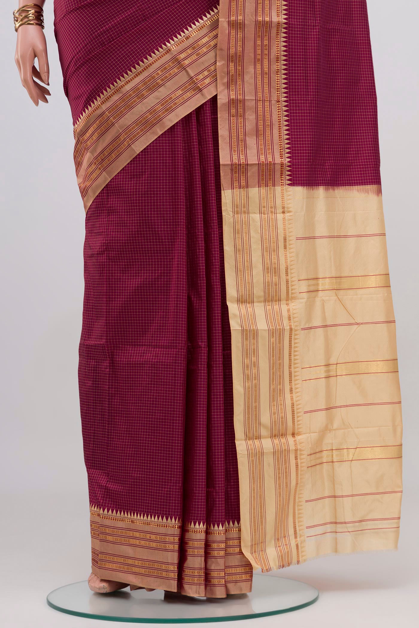 Pleats and pallu of Magenta Narayanpet Silk Saree with Checked design on the body and Thin Zari Line. 