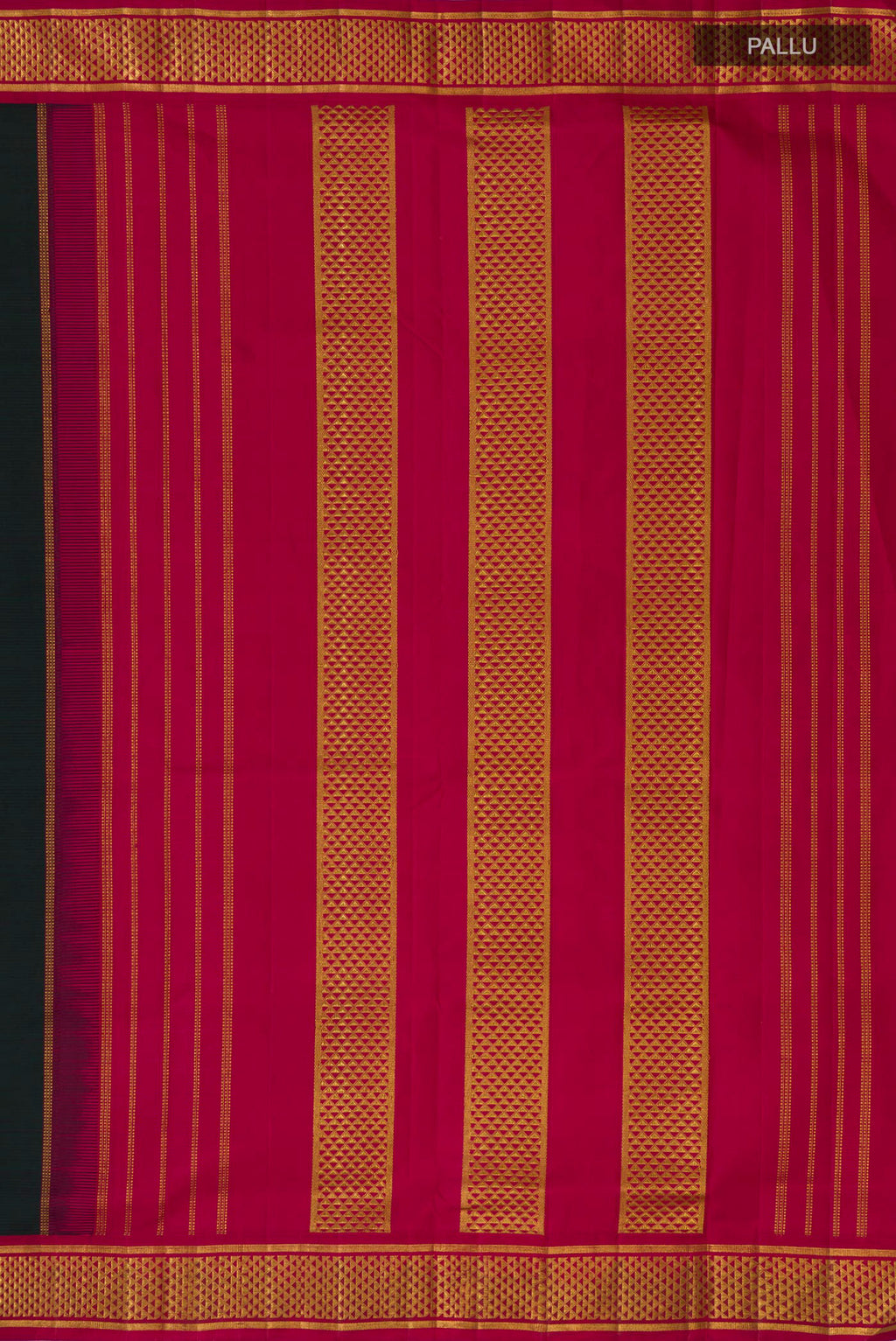 Close up image of the pallu of Pure Silk Bottle Green Kanchipuram Nine Yards Saree with Plain Body and Zari Border. 