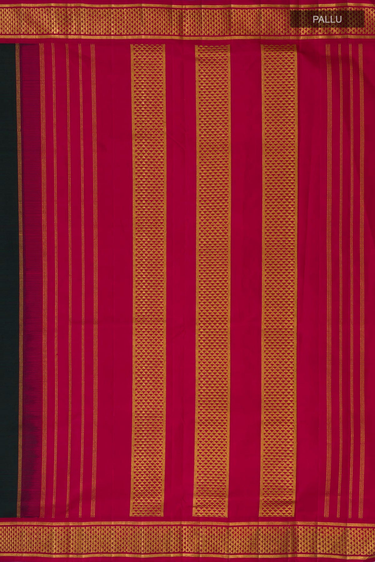 Close up image of the pallu of Pure Silk Bottle Green Kanchipuram Nine Yards Saree with Plain Body and Zari Border. 