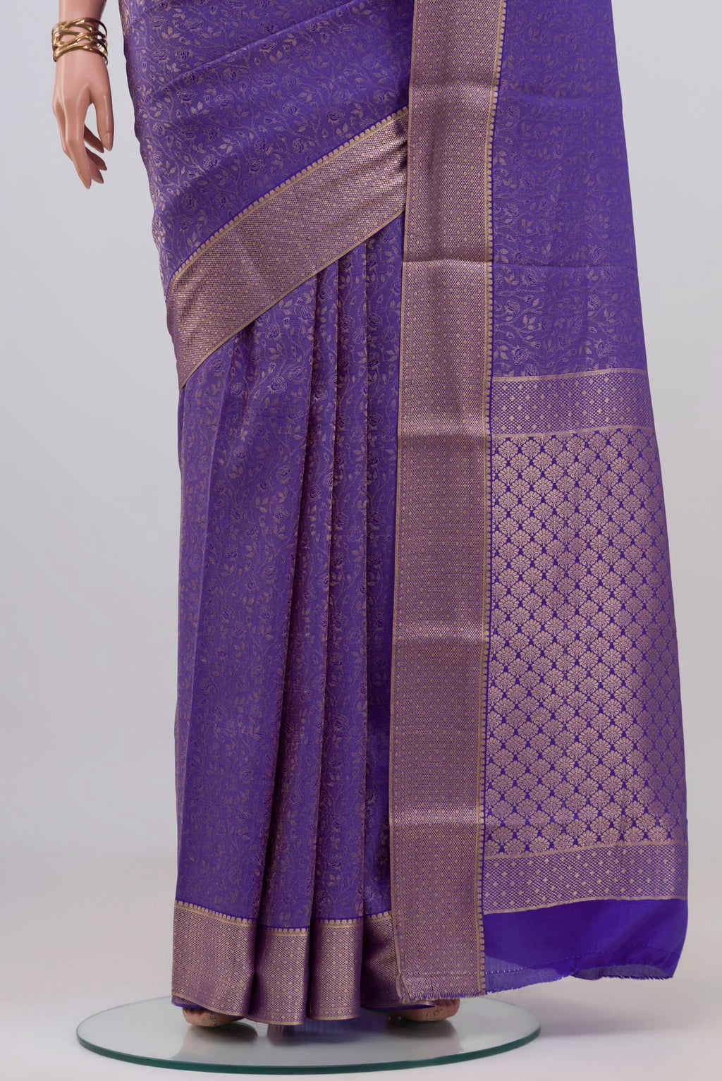 Pleats and pallu of Blue Mysore Crepe Saree with Zari Brocade on the body and Zari Border. 