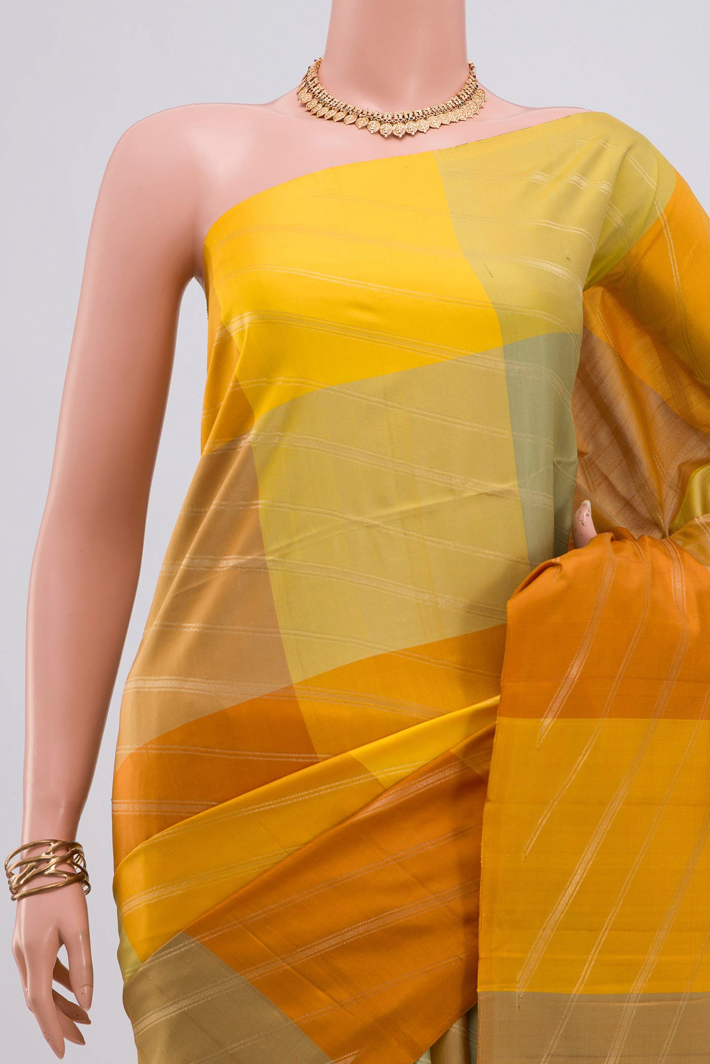 Border image of Multi Color Soft Silk Saree with Fancy on the body and Without Border. 