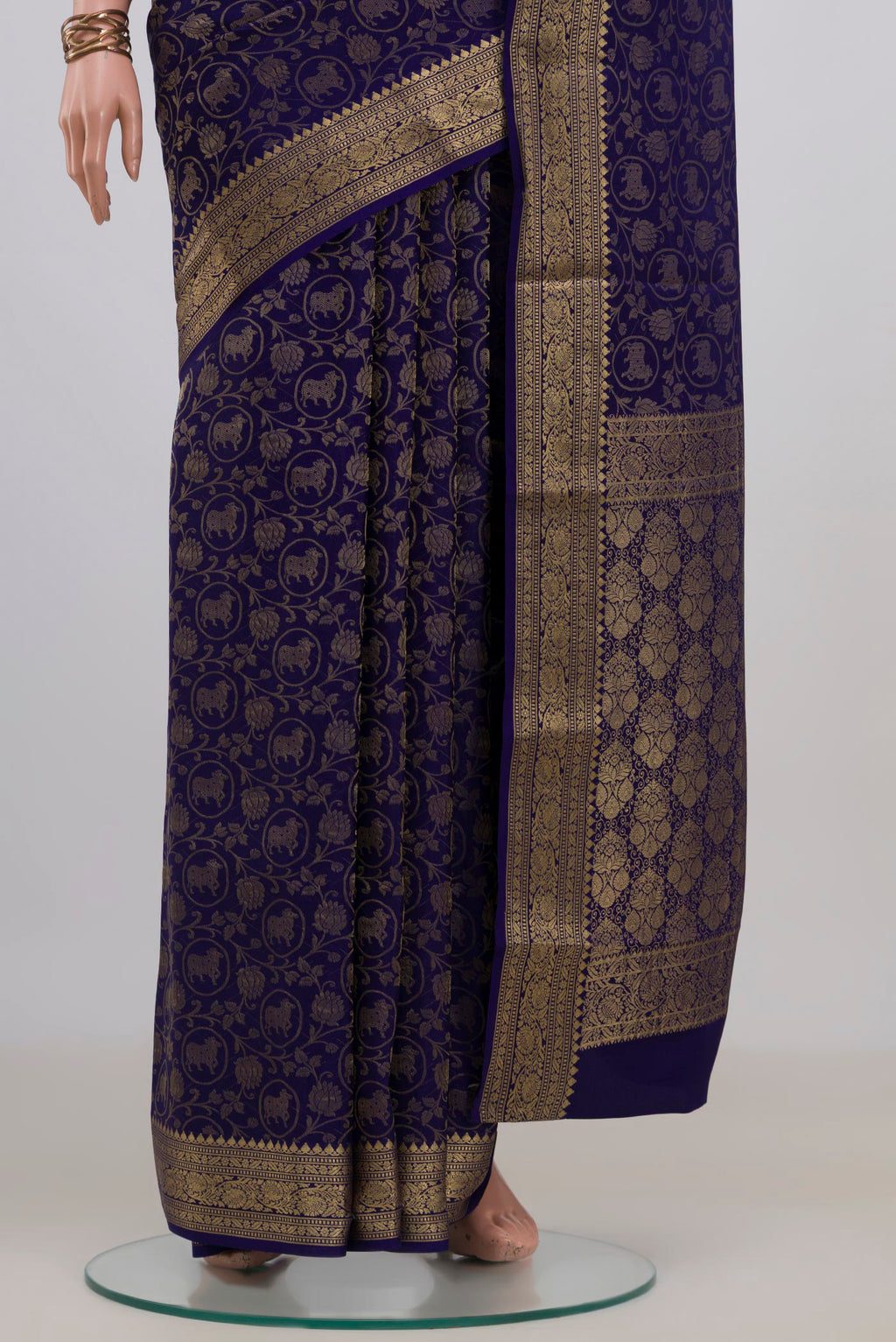 Pleats and pallu of Blue Mysore Crepe Saree with Zari Brocade on the body and Zari Border. 