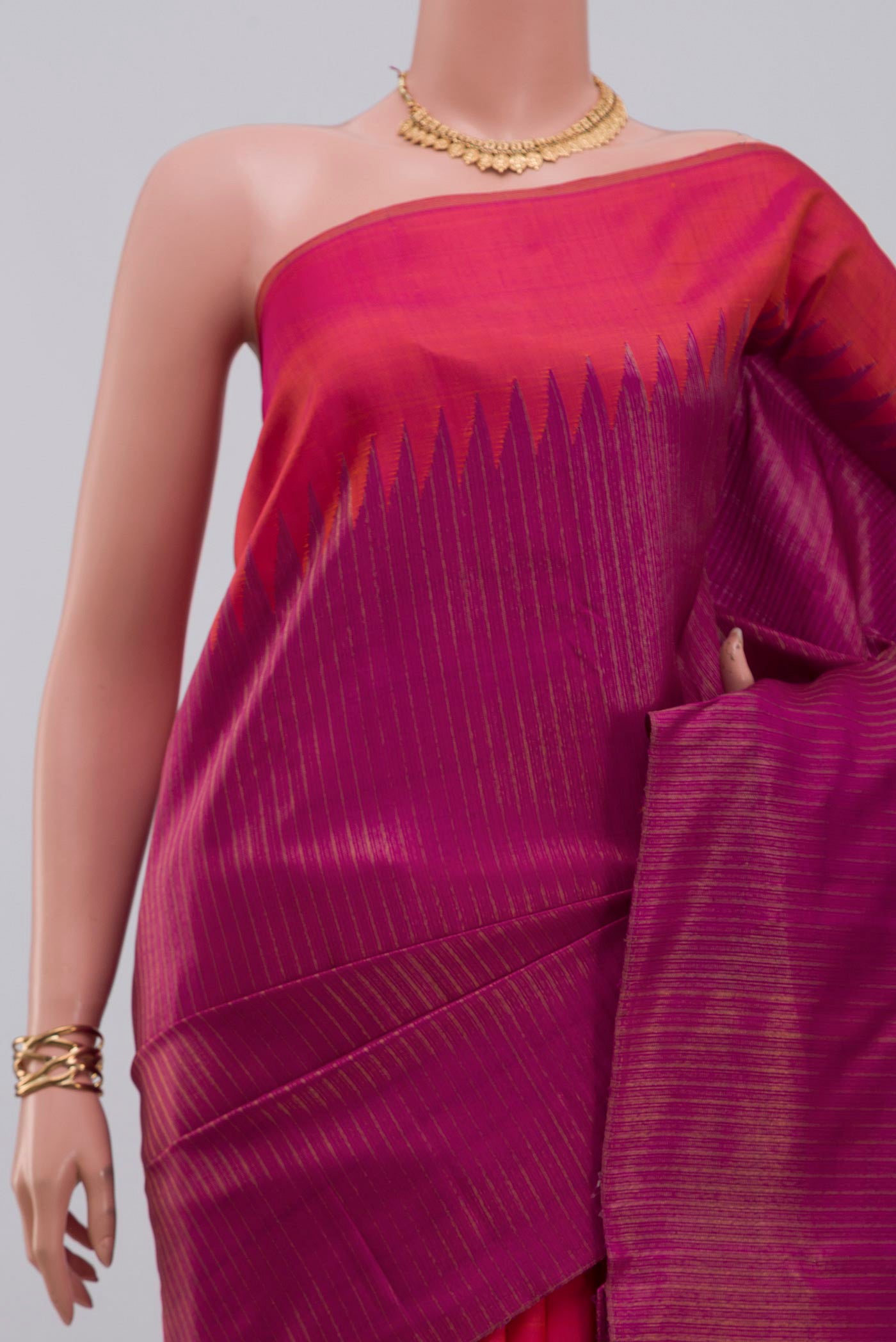 Border image of Pure Silk Pure Zari Purple Kanjivaram Saree with Fancy on the body and Rising Temple Border. 