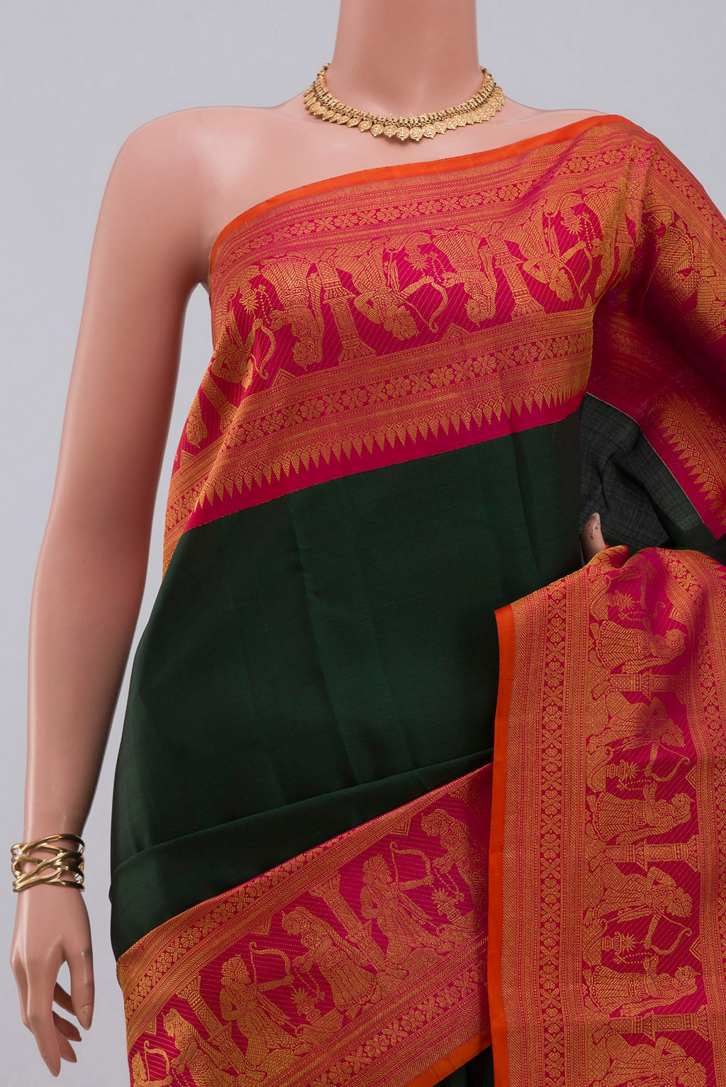 Border image of Pure Silk Pure Zari Green Kanchipuram Saree with Plain Body and Fancy Border. 