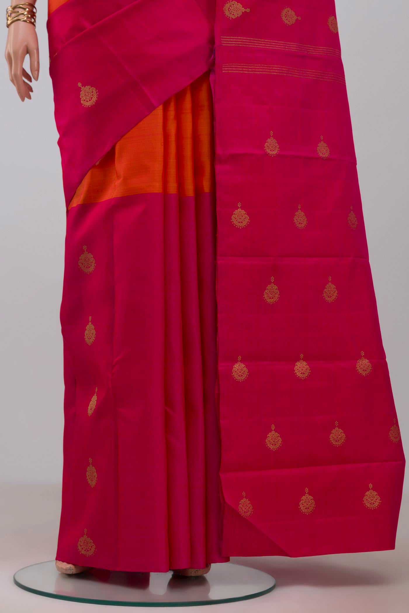 Pleats and pallu of Pure Silk Pure Zari Multi Color Kanchipuram Saree with Half And Half on the body and Without Border. 